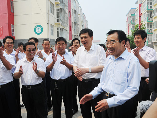 全国政协副主席张庆黎（原河北省委书记）到乐玩国际线缆集团视察